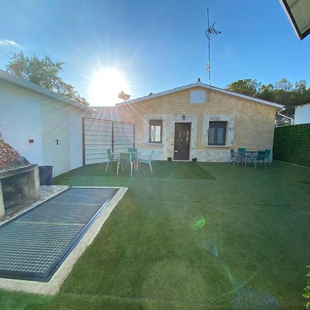 Villa Casitas El Raso Aldeamayor de San Martin Exterior foto